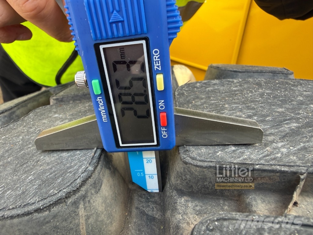 CAT 926 M Gumikerekes homlokrakodók