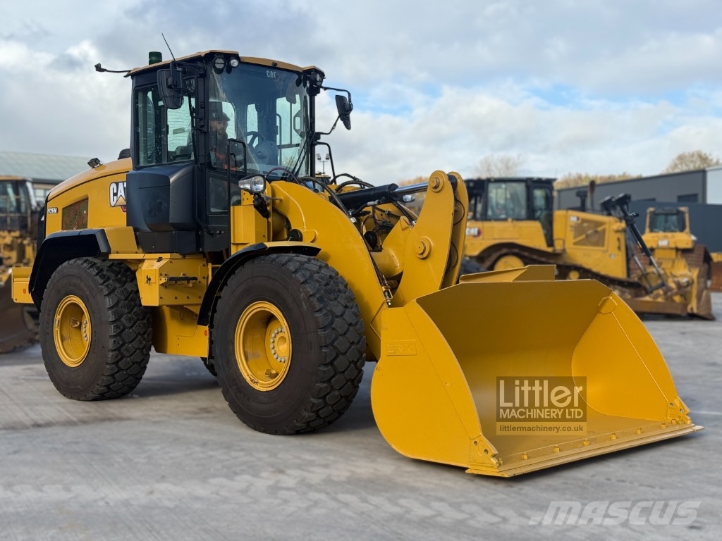 CAT 926 M Gumikerekes homlokrakodók