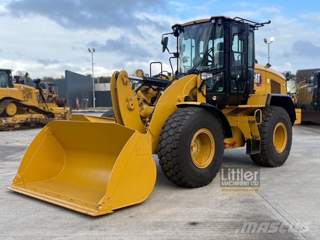 CAT 926 M Gumikerekes homlokrakodók
