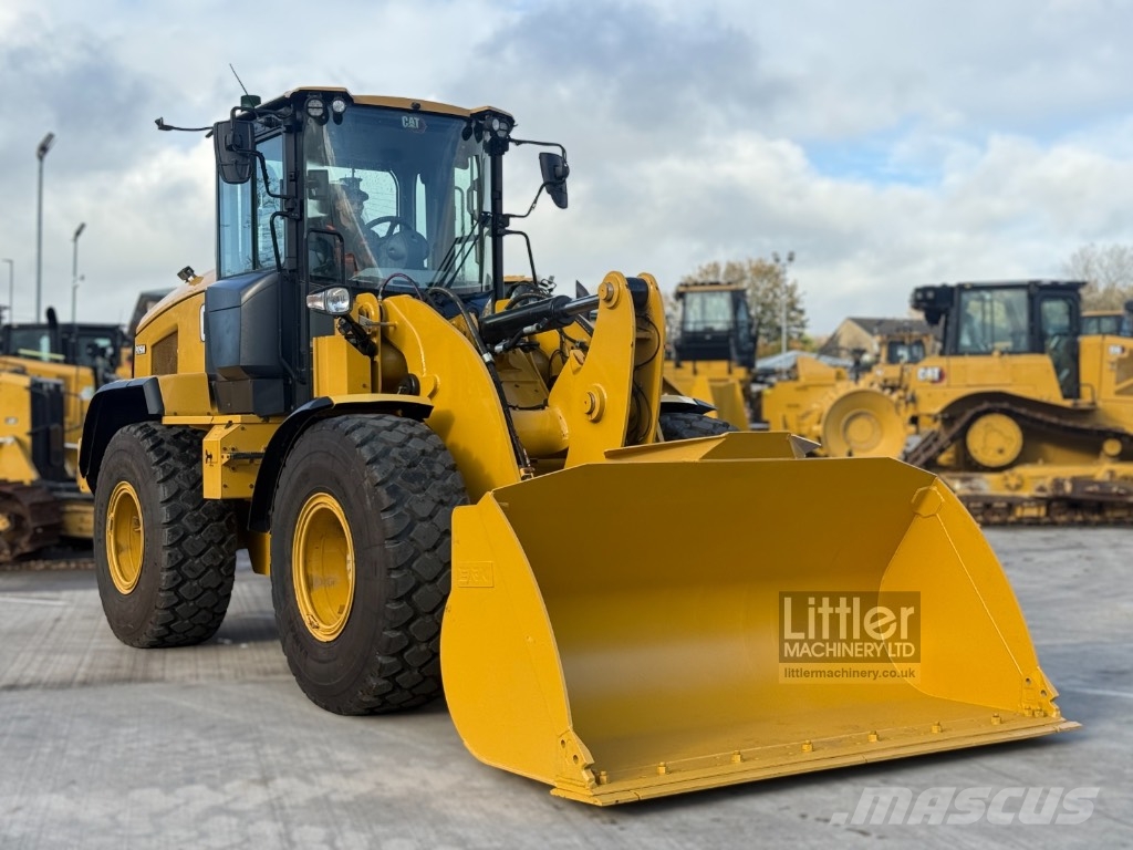 CAT 926 M Gumikerekes homlokrakodók