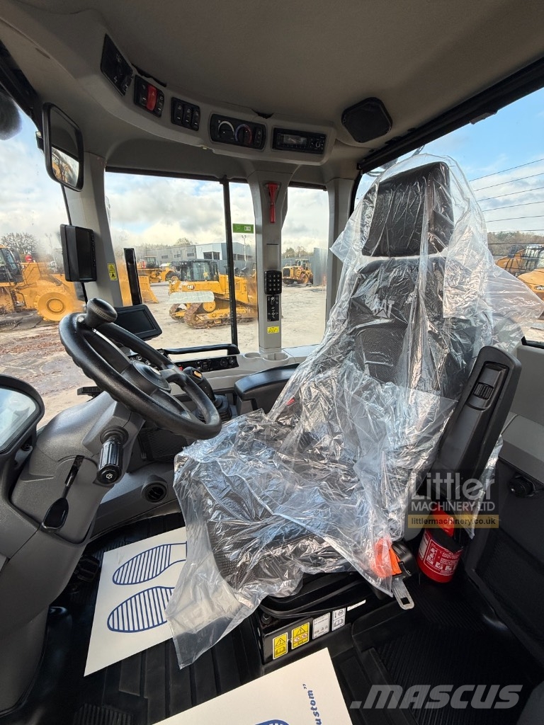 CAT 926 M Gumikerekes homlokrakodók