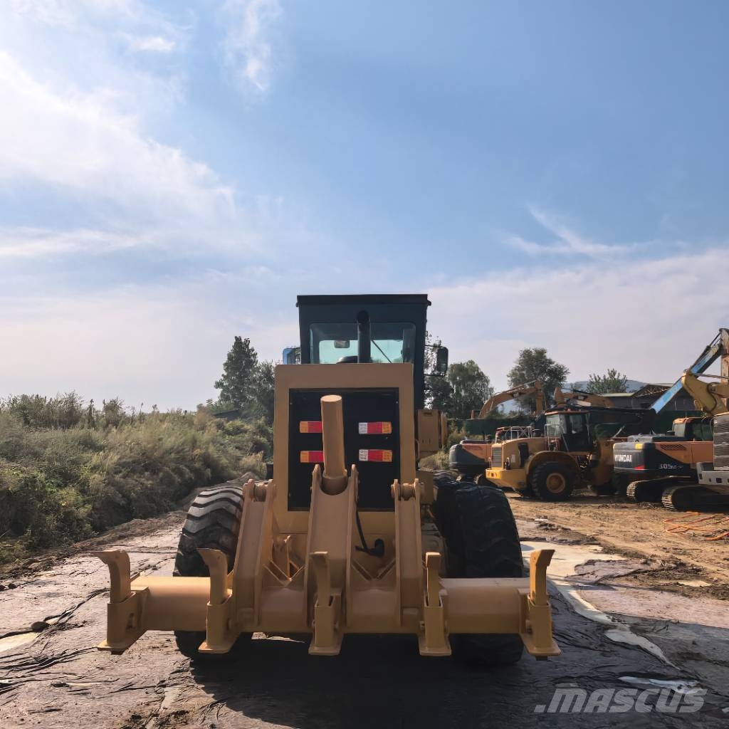 CAT 140 Greideri