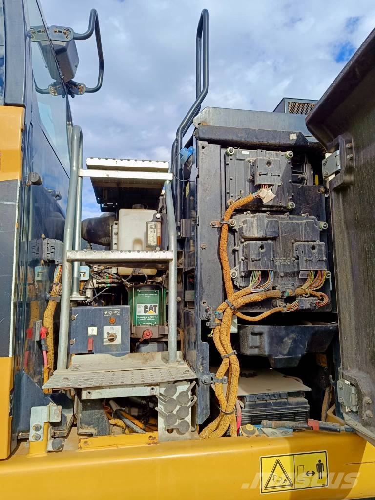 CAT M 315 F Bagri na kolesih