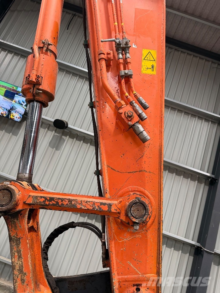Hitachi ZX 225 US LC-6 Rupsgraafmachines