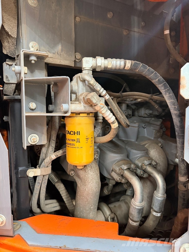 Hitachi ZX 225 US LC-6 Rupsgraafmachines