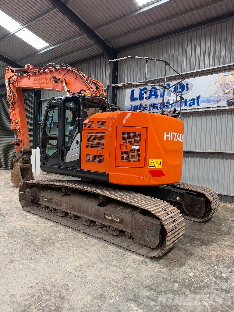 Hitachi ZX 225 US LC-6 Rupsgraafmachines