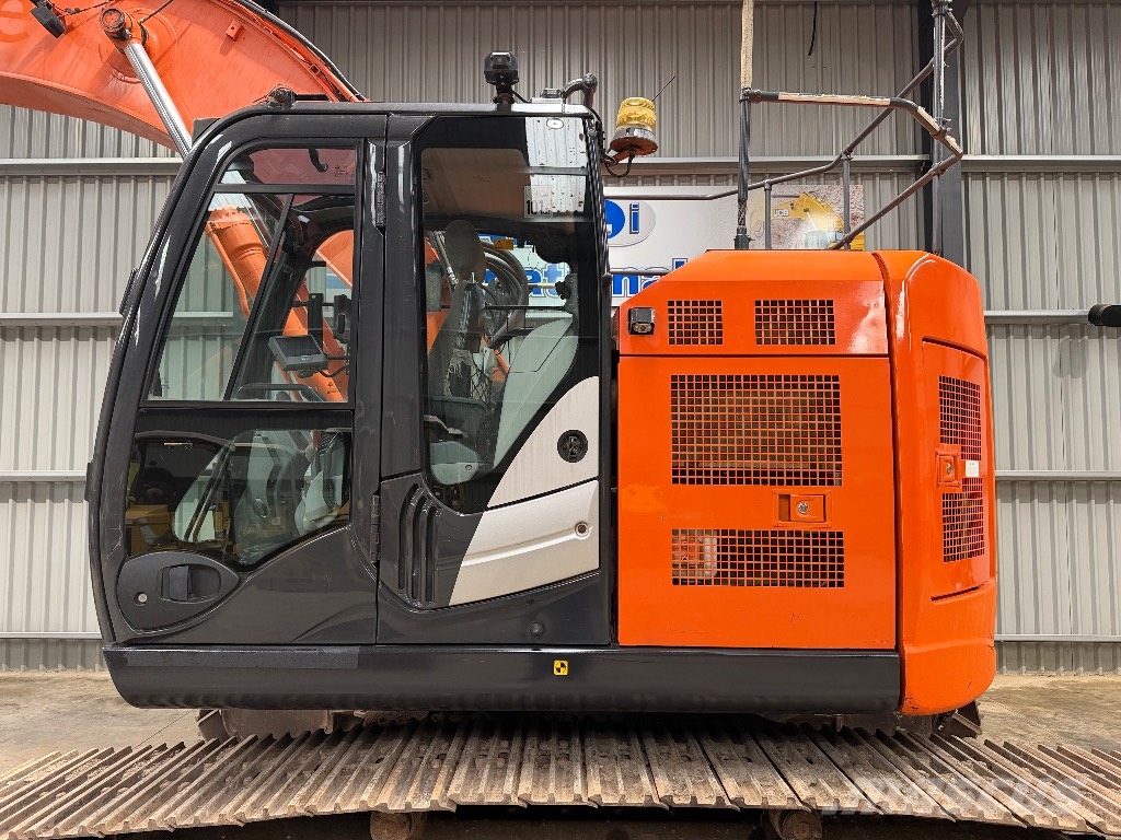 Hitachi ZX 225 US LC-6 Rupsgraafmachines
