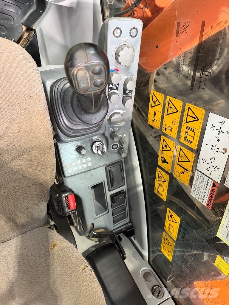 Hitachi ZX 225 US LC-6 Rupsgraafmachines
