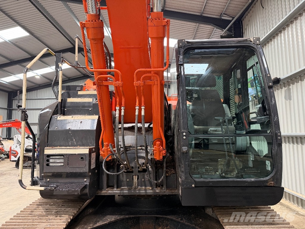 Hitachi ZX 225 US LC-6 Rupsgraafmachines