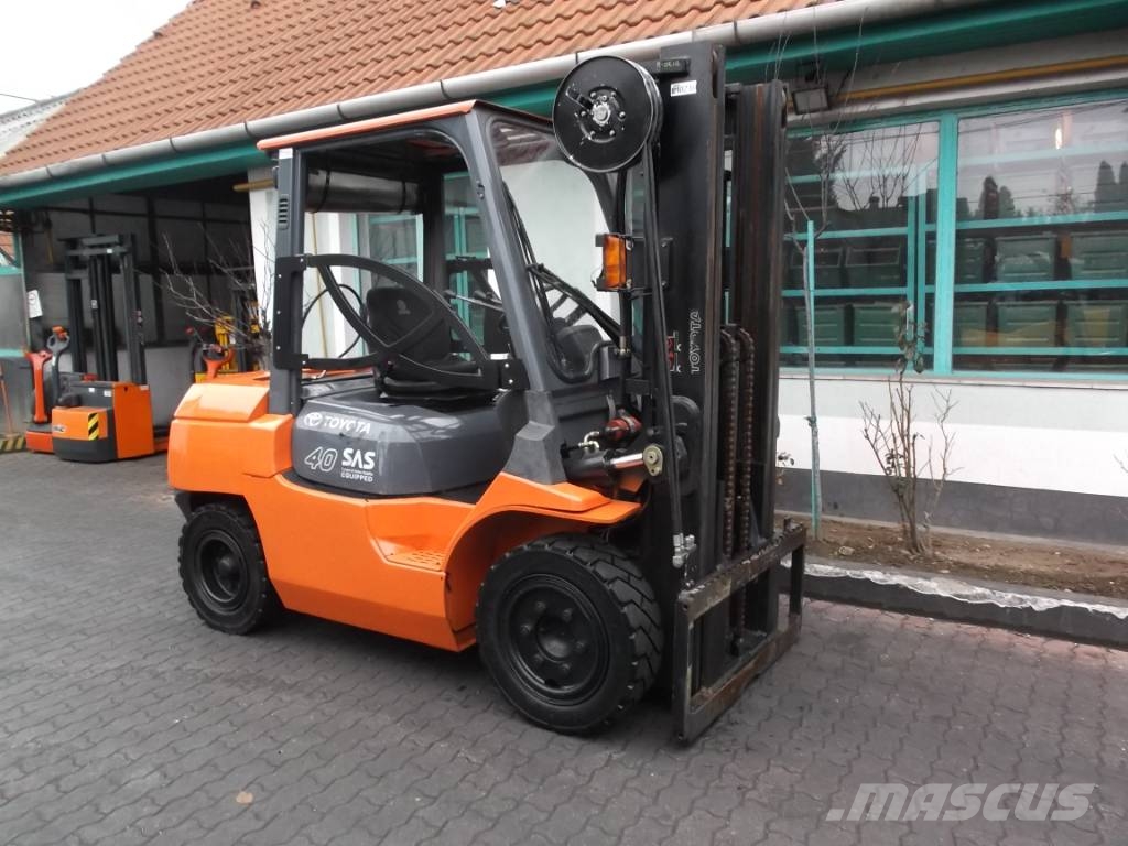 Toyota 7 FG 35 /02/ V-2585 OB Gázüzemű targoncák