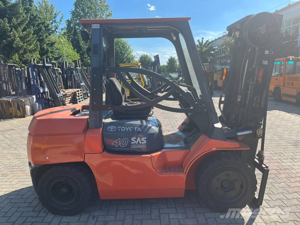 Toyota 7 FG 35 /02/ V-2585 OB Gázüzemű targoncák