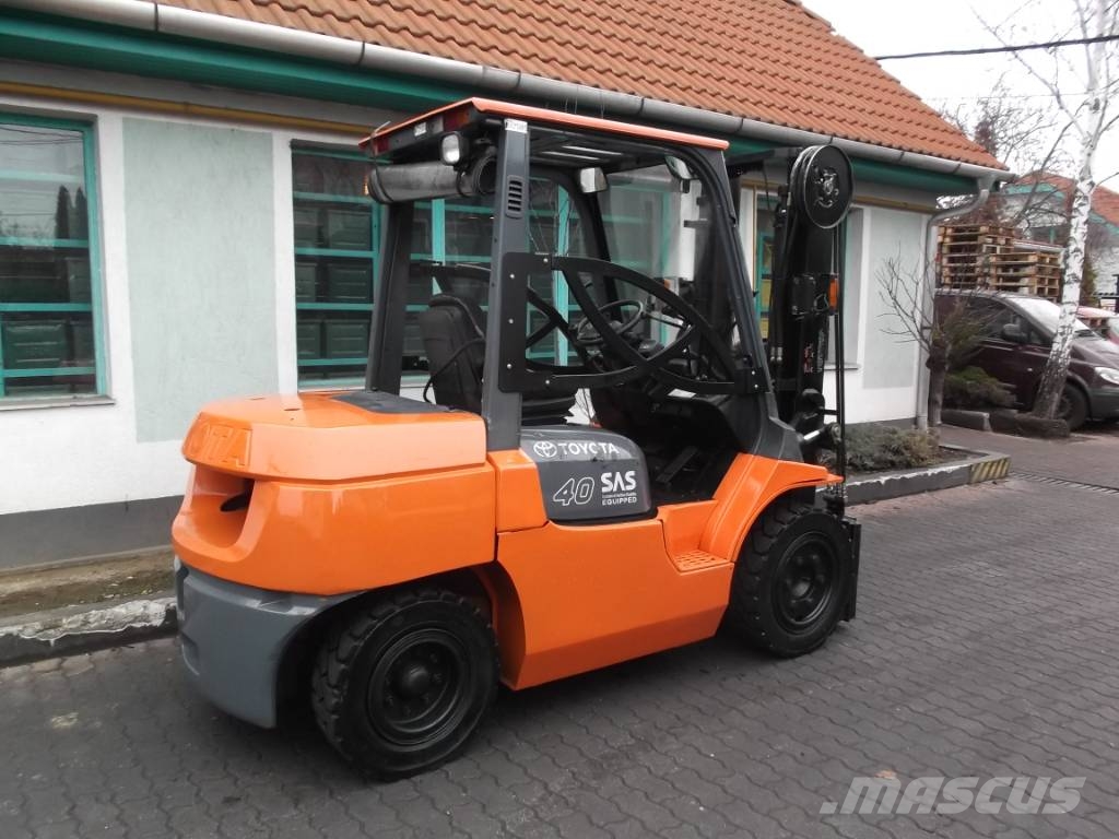 Toyota 7 FG 35 /02/ V-2585 OB Gázüzemű targoncák