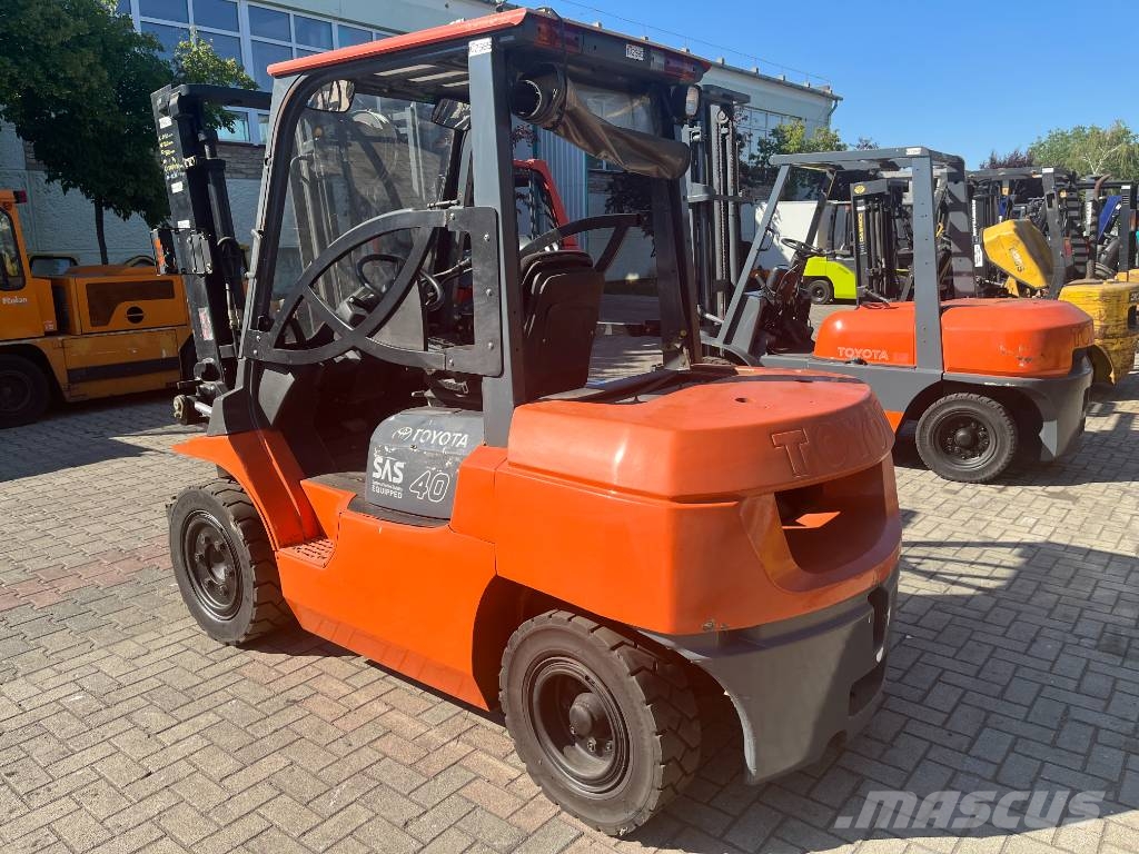 Toyota 7 FG 35 /02/ V-2585 OB Gázüzemű targoncák