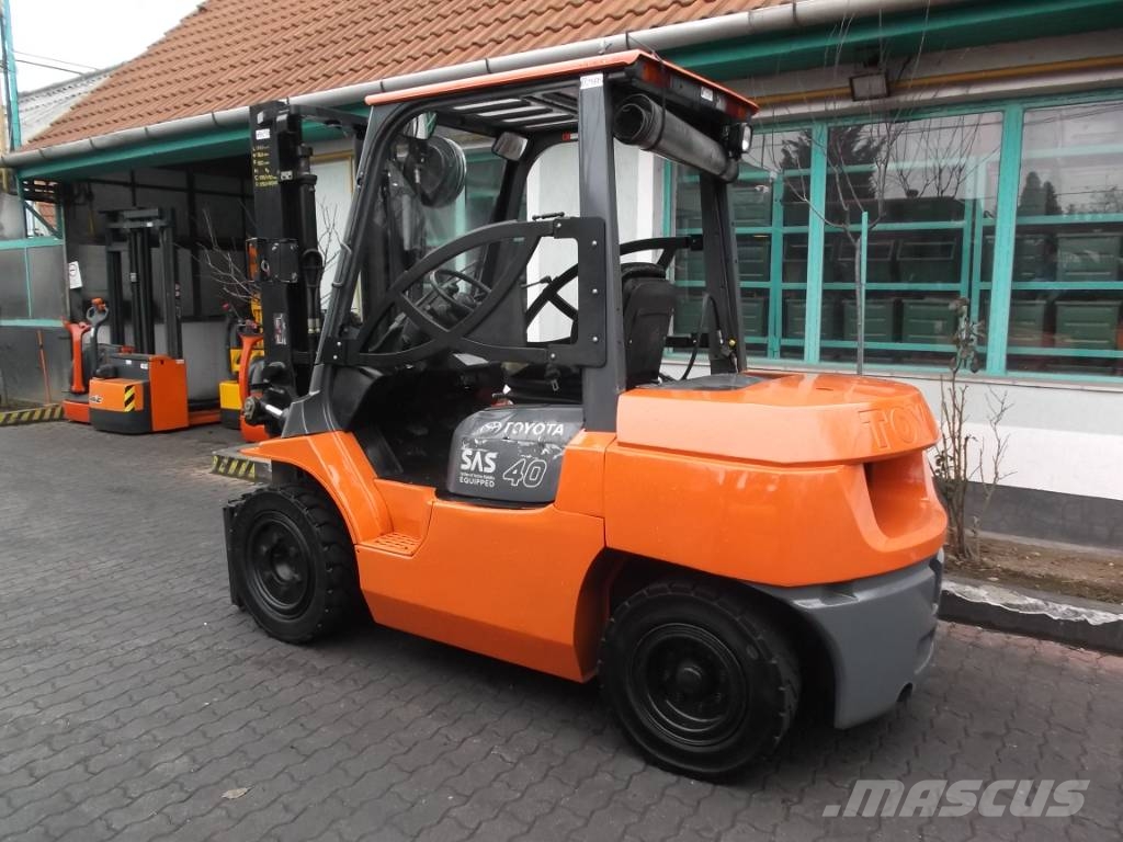 Toyota 7 FG 35 /02/ V-2585 OB Gázüzemű targoncák