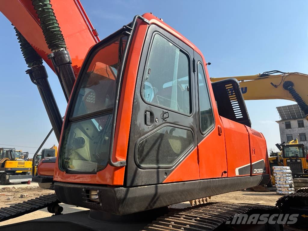Doosan 300 Εκσκαφείς με ερπύστριες