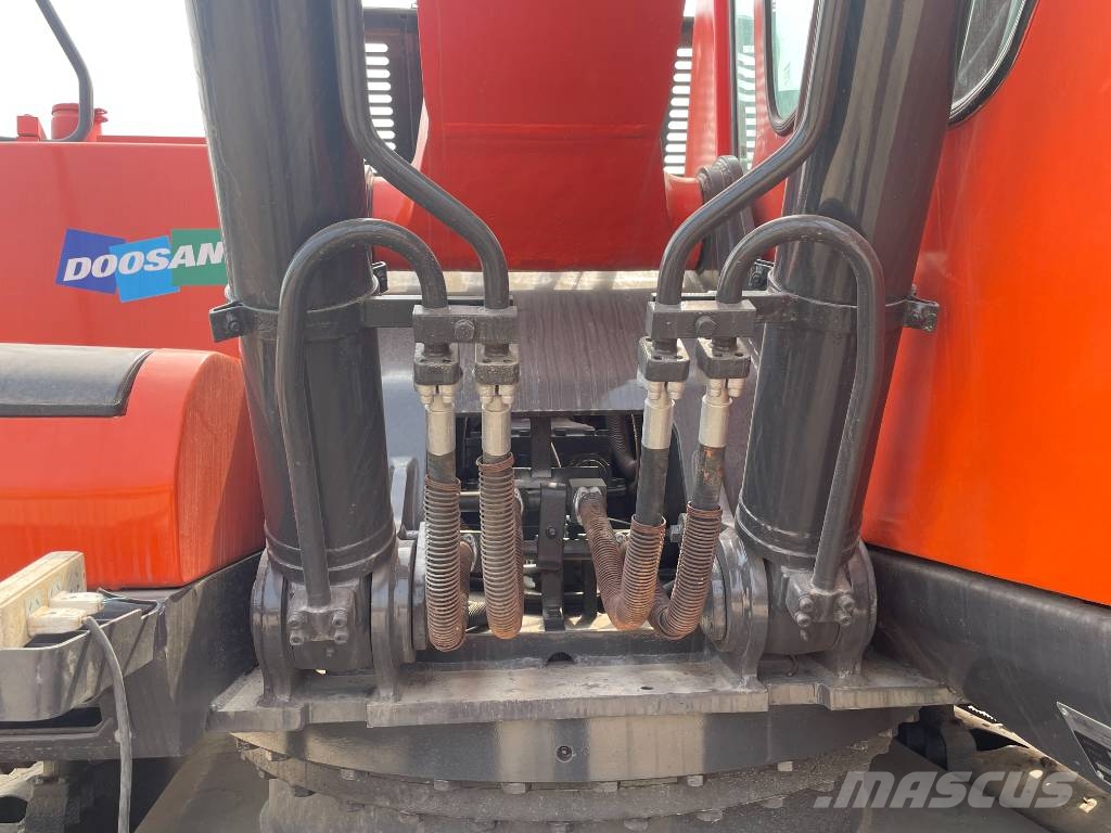 Doosan 300 Εκσκαφείς με ερπύστριες