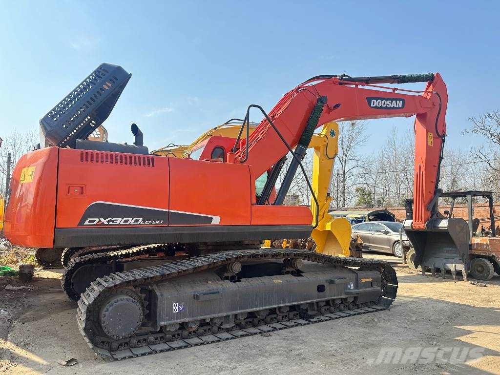 Doosan 300 Εκσκαφείς με ερπύστριες