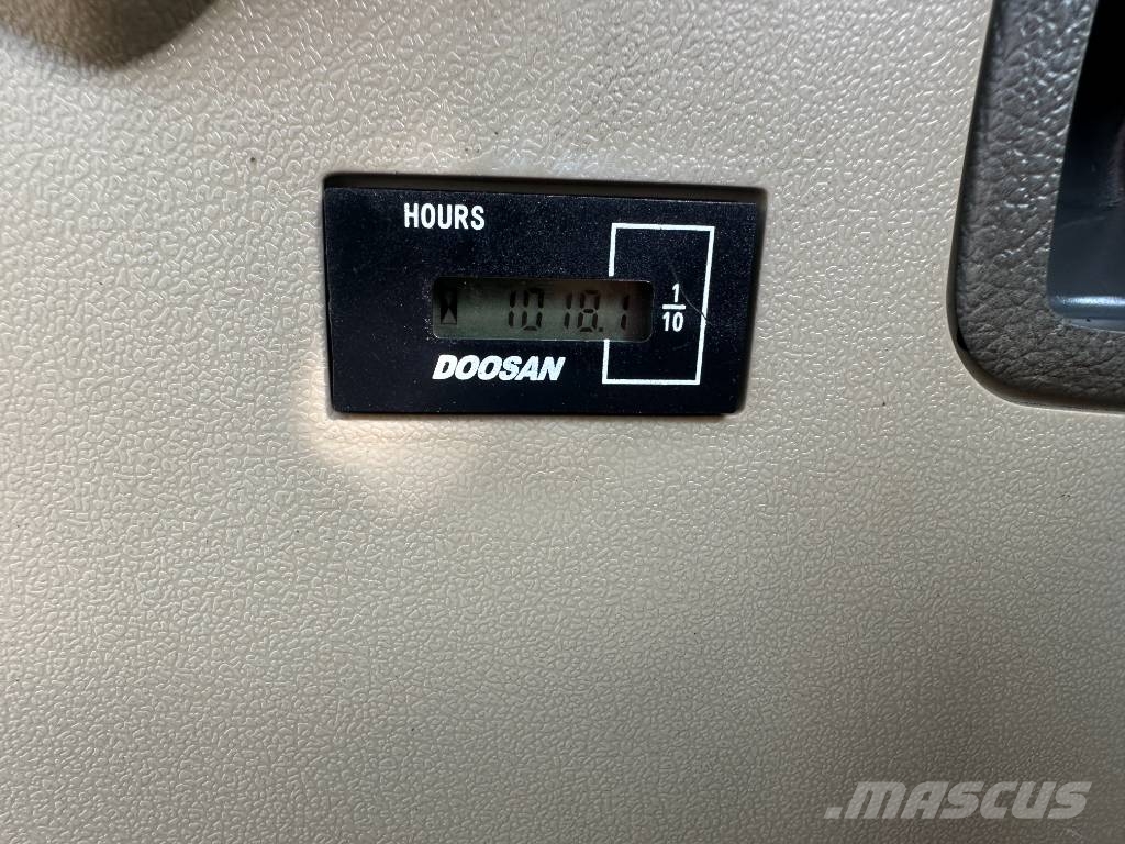 Doosan 300 Εκσκαφείς με ερπύστριες