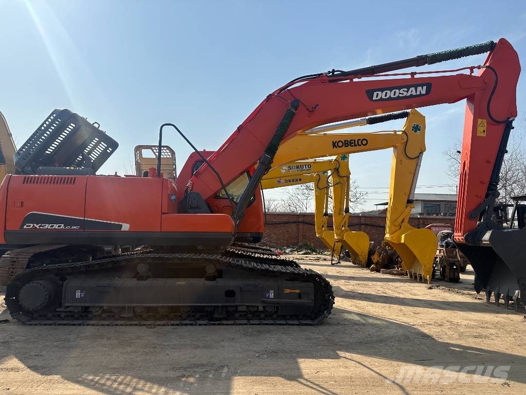 Doosan 300 Εκσκαφείς με ερπύστριες