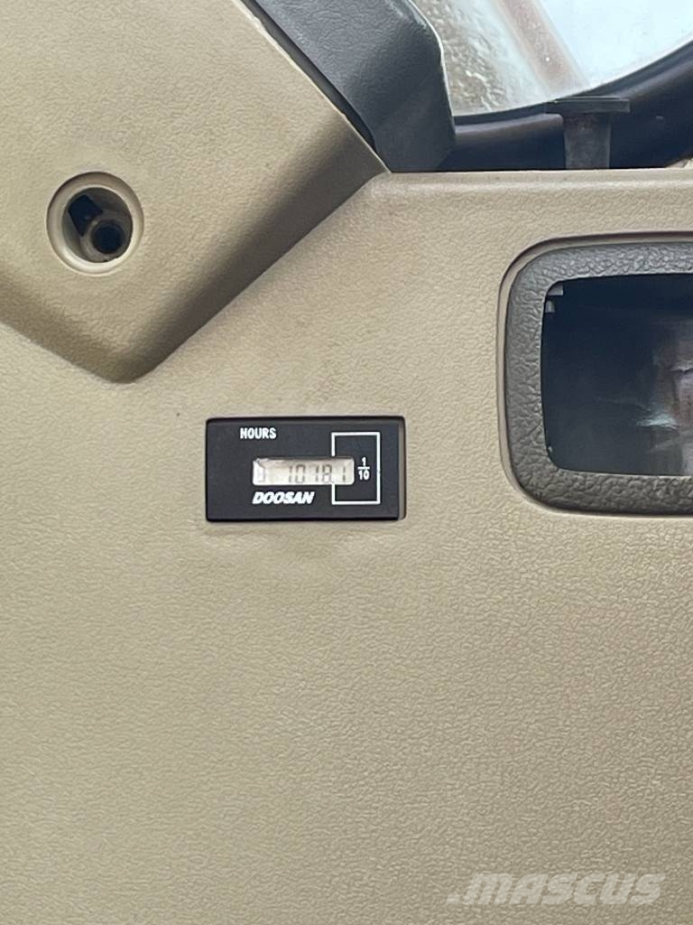Doosan 300 Εκσκαφείς με ερπύστριες