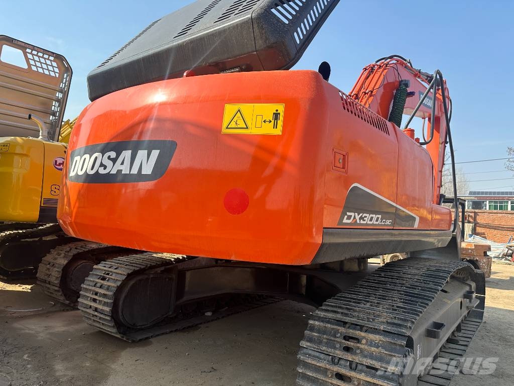 Doosan 300 Εκσκαφείς με ερπύστριες