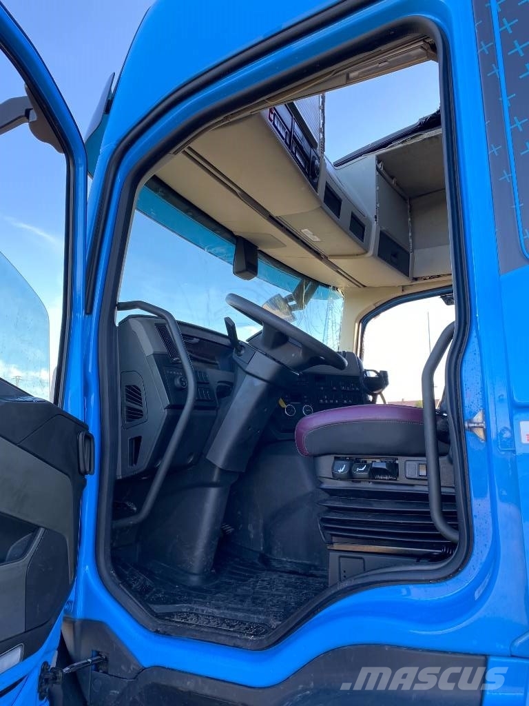 Volvo FM D13/460 / Nouveau Tableau de Bord وحدات الجر