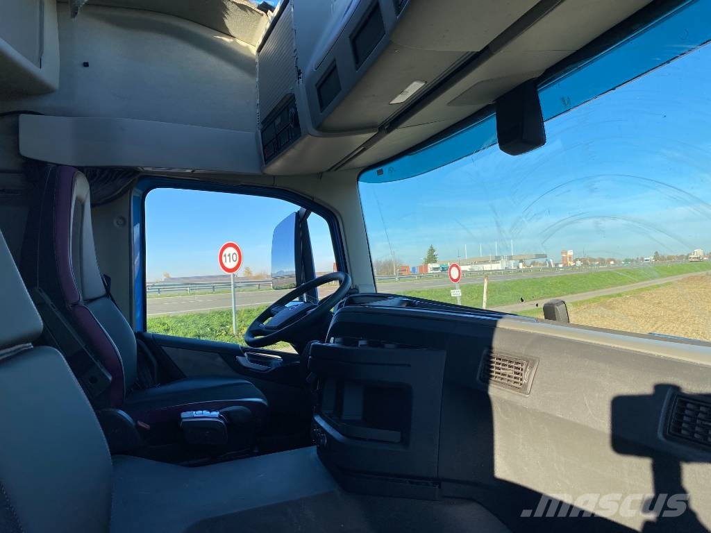 Volvo FM D13/460 / Nouveau Tableau de Bord وحدات الجر