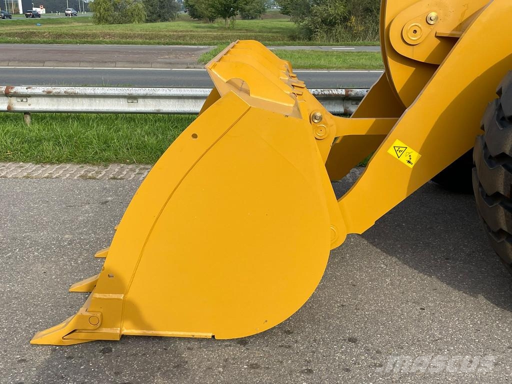 SEM 655D Колесни товарачи