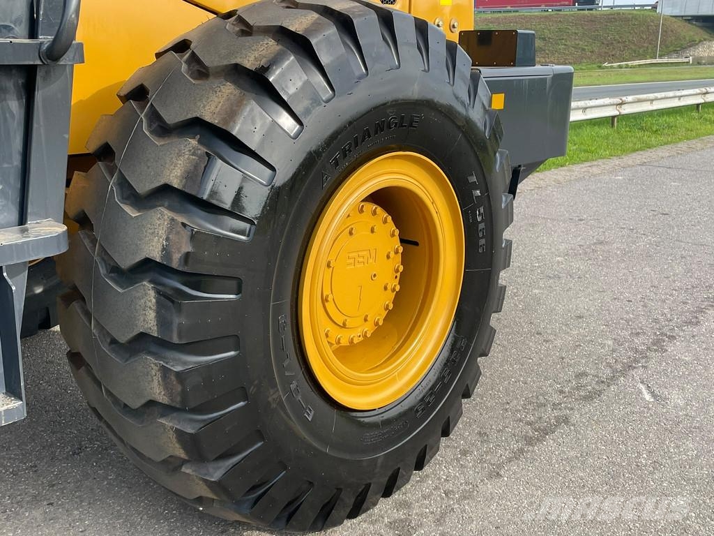 SEM 655D Колесни товарачи