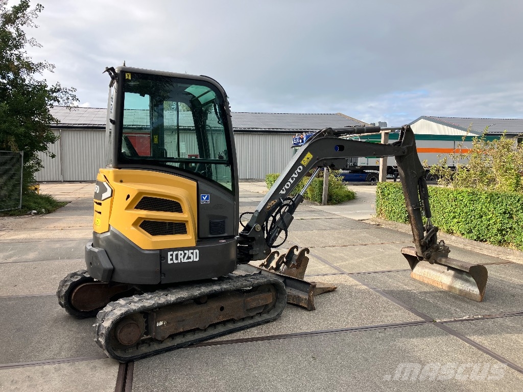 Volvo ECR 25 D minigraver | 3490 u | 3 bakken | حفارات صغيرة أقل من 7 طن (حفارات صغيرة)