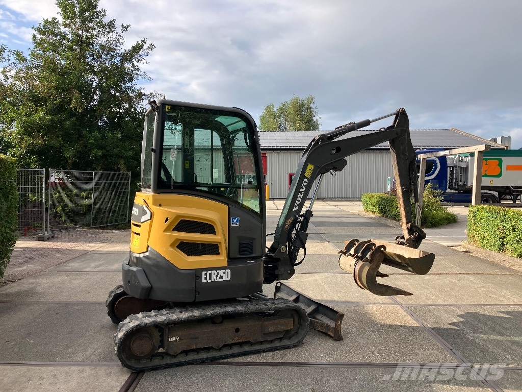 Volvo ECR 25 D minigraver | 3490 u | 3 bakken | حفارات صغيرة أقل من 7 طن (حفارات صغيرة)