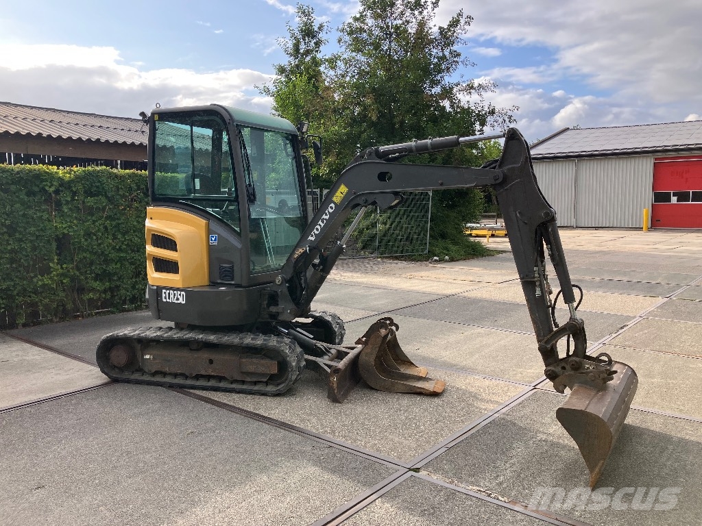 Volvo ECR 25 D minigraver | 3490 u | 3 bakken | حفارات صغيرة أقل من 7 طن (حفارات صغيرة)