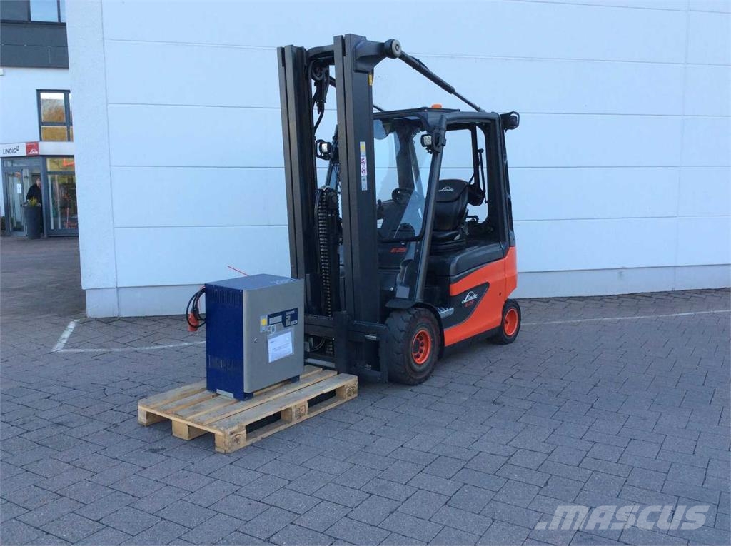 Linde E25 شاحنات ذات رافعات شوكية تعمل بالكهرباء