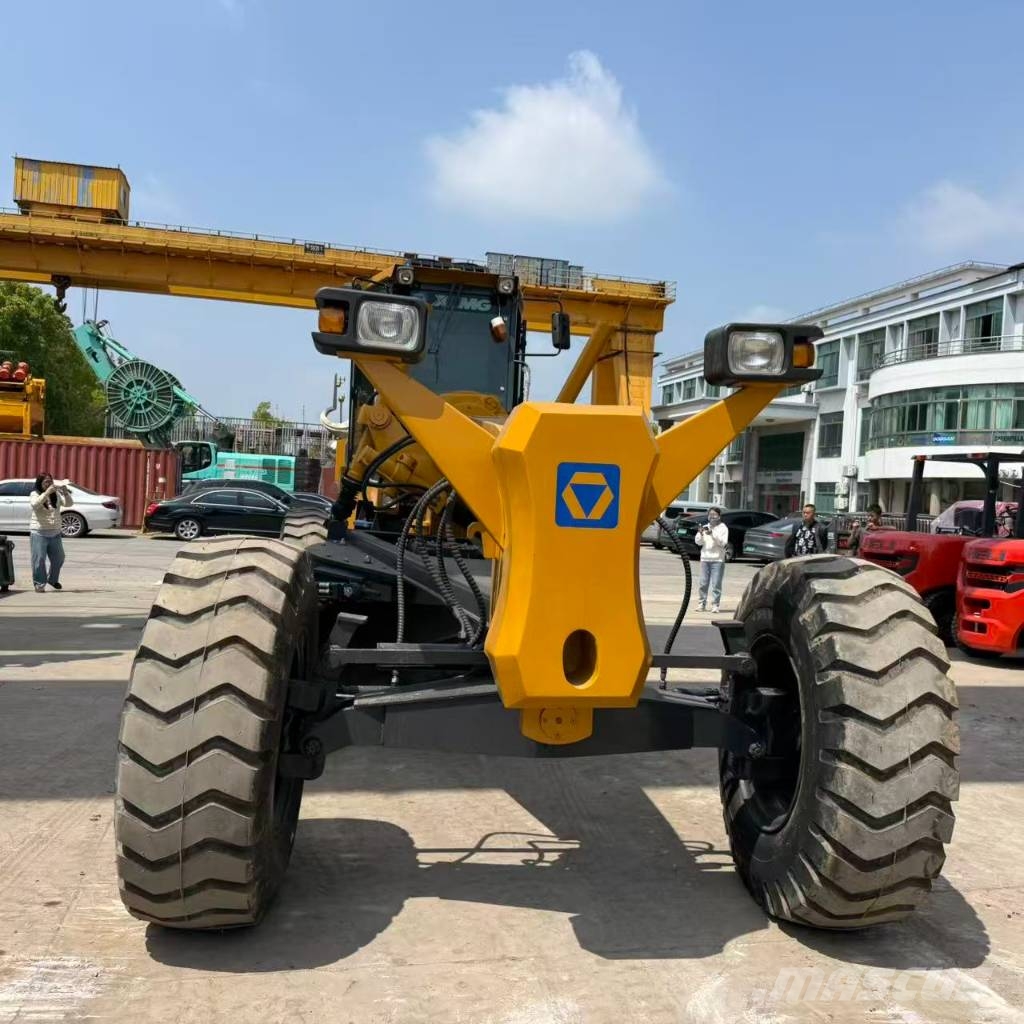 XCMG gr1803 平地机/推土机