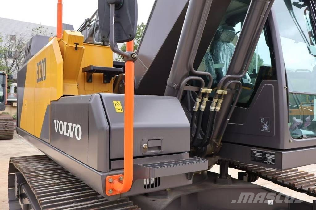 Volvo EC 200 Kāpurķēžu ekskavatori