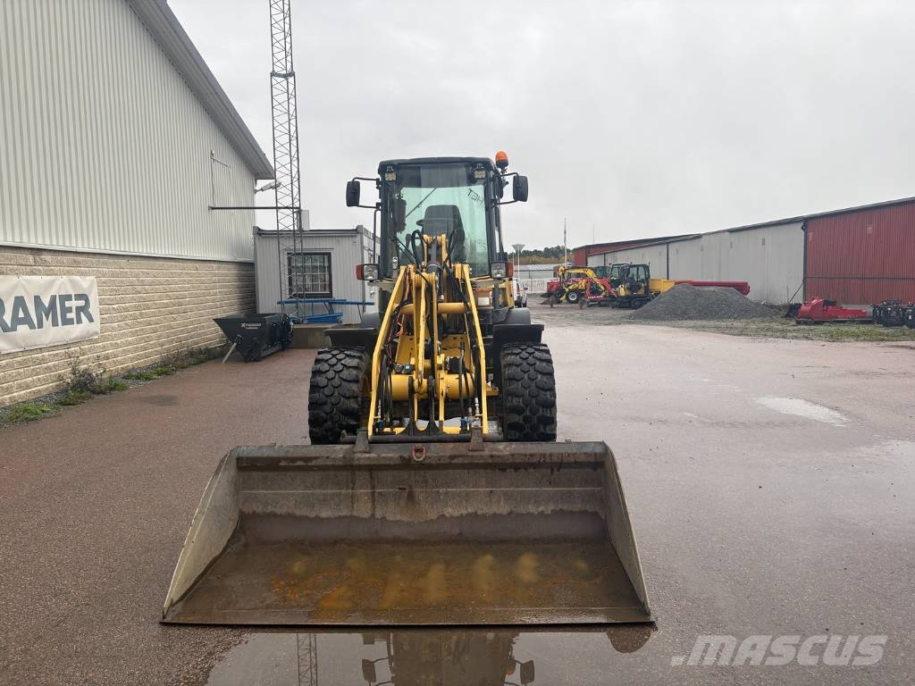 Yanmar V 100 Iekrāvēji uz riteņiem