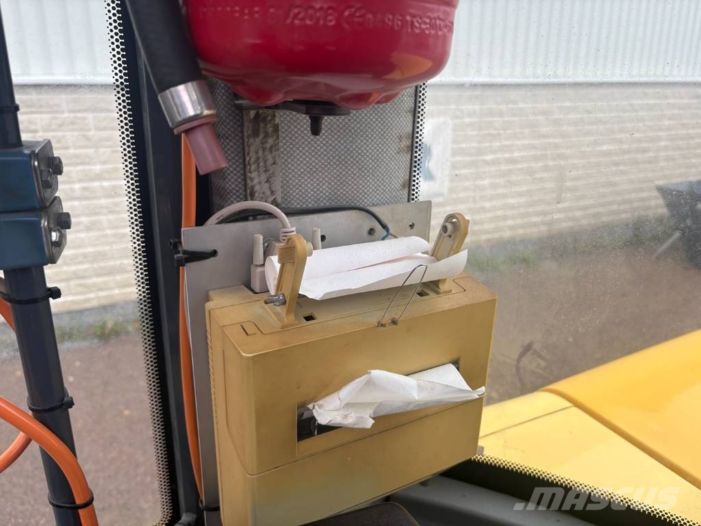 Yanmar V 100 Iekrāvēji uz riteņiem