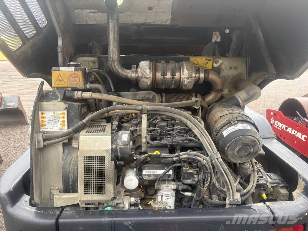Yanmar V 100 Iekrāvēji uz riteņiem