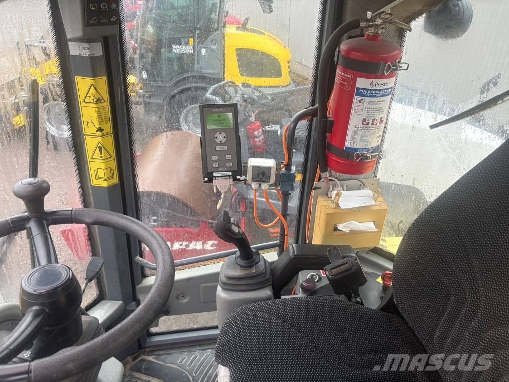 Yanmar V 100 Iekrāvēji uz riteņiem