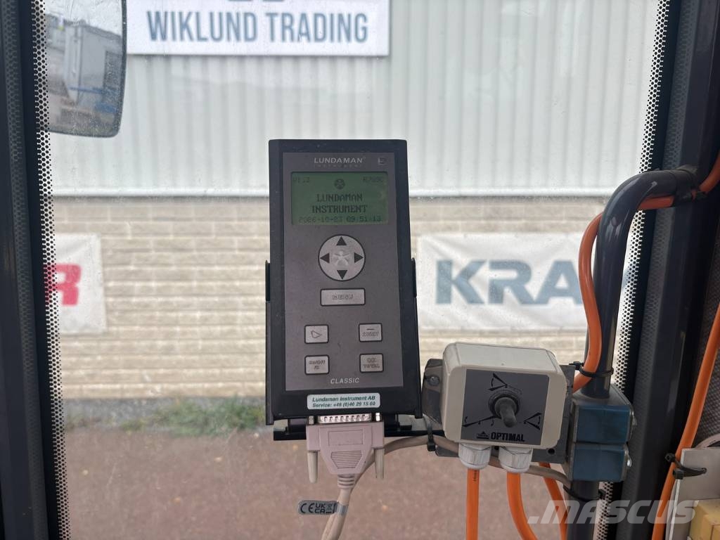 Yanmar V 100 Iekrāvēji uz riteņiem