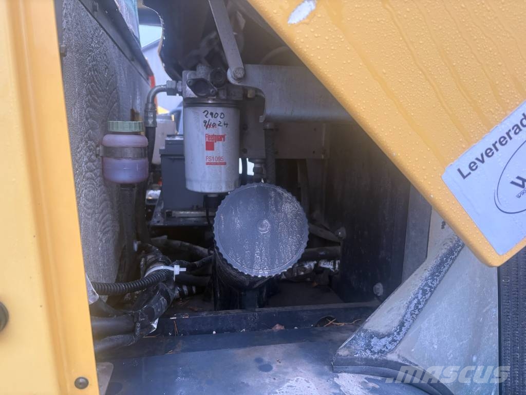 Yanmar V 100 Iekrāvēji uz riteņiem