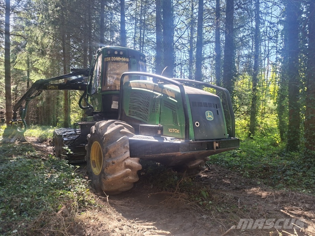 John Deere 1070 E Harwestery