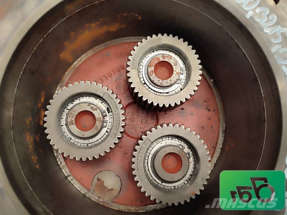 John Deere 3215 Final drive 110700, steering knuckle hub axle Trasmissione