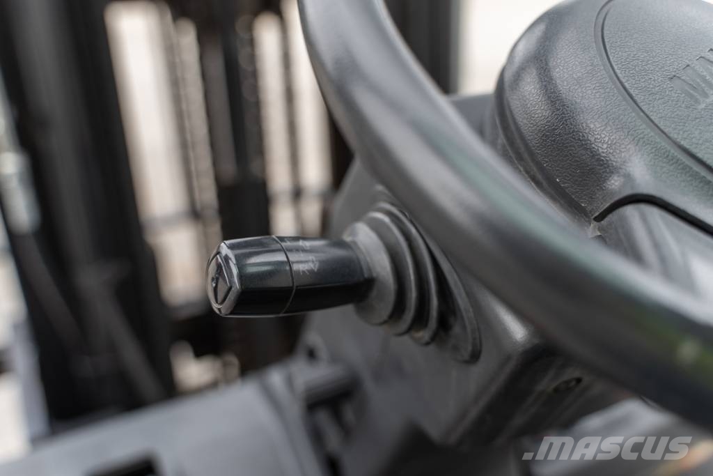 Manitou MI 25 D Дизельные погрузчики