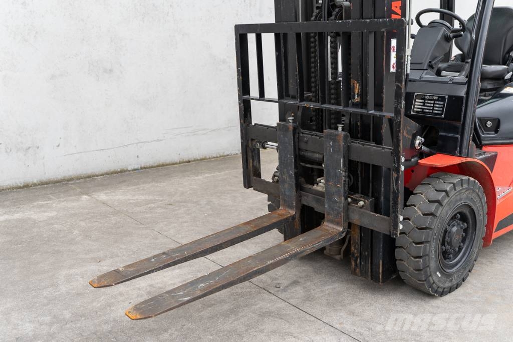 Manitou MI 25 D Дизельные погрузчики
