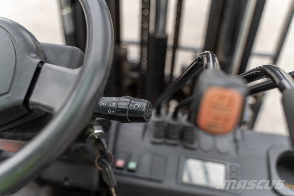 Manitou MI 25 D Дизельные погрузчики