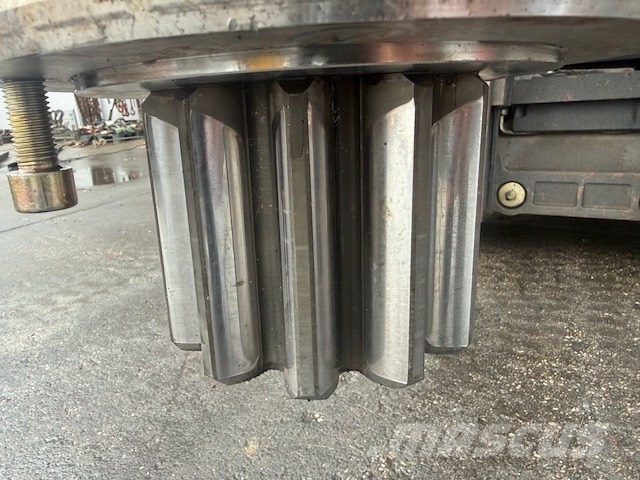 Liebherr R 944  USED SWING GEARS SAT325/242 Převodovka
