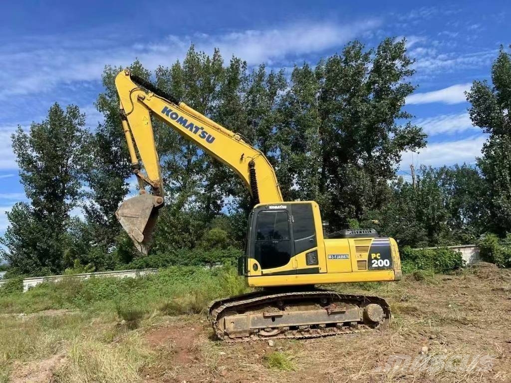 Komatsu PC 200 Гусеничні екскаватори