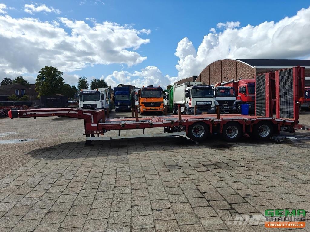  Wega Vega3 12m Semi-Low Loader - 1.8m Extendable - Zemie treileri