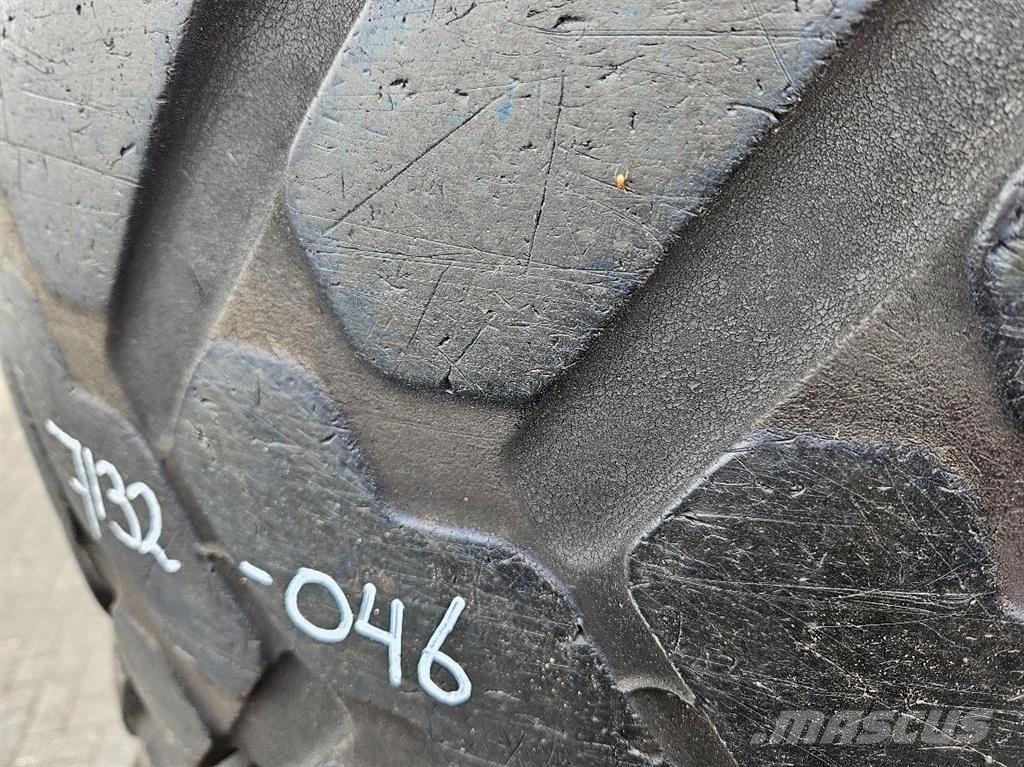 Schaeff SKL834-Firestone 405/70R18-Tire/Reifen/Band Pneumatiky, kola a ráfky